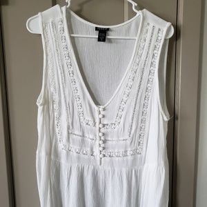 Torrid beautiful white summer top! Size 1x!